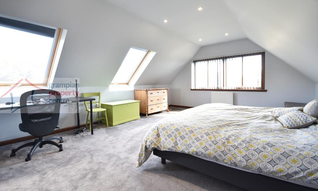 Bed 2 1st floor 2.JPG