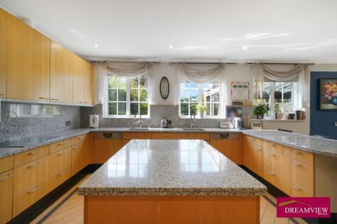 85138 house cranbourne gardens london greater lon