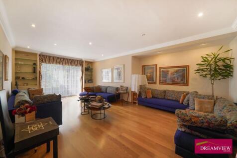 85138 house cranbourne gardens london greater lon