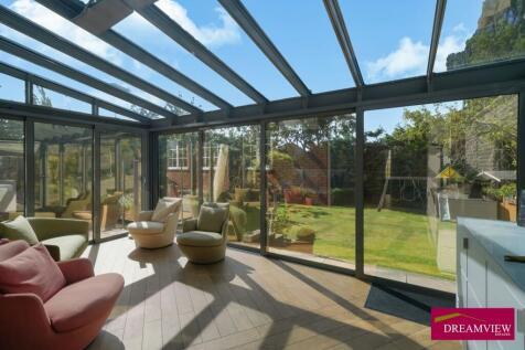 85138 house cranbourne gardens london greater lon