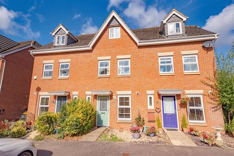 Kings Mews, Frimley Green, Camberley GU16