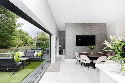 undefined, The Beeches, Birkenshaw, Bradford