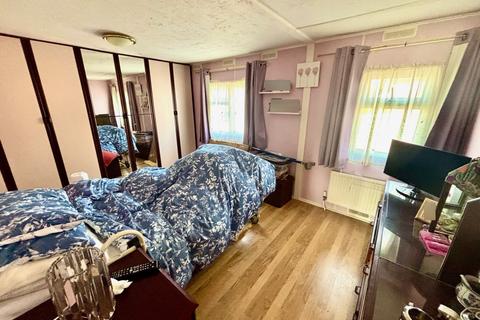 undefined, Penton Park, Chertsey, Surrey, KT16