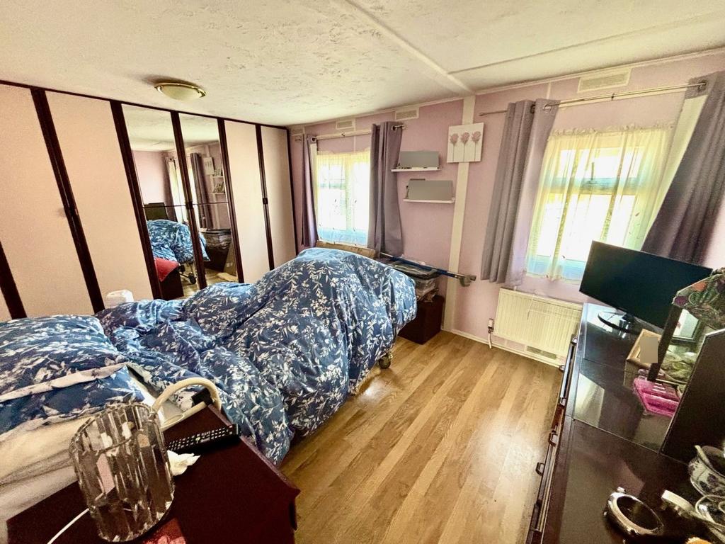 Bed 1
