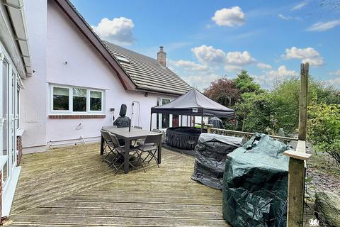 4 bedroom property with land for sale, Heol Ddu, Ammanford