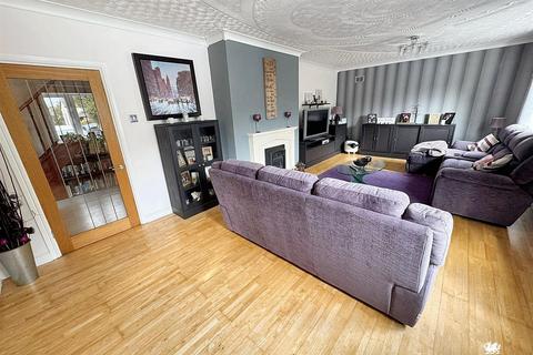 4 bedroom property with land for sale, Heol Ddu, Ammanford