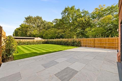 4 bedroom detached house for sale, Bennett Way, West Clandon, Surrey, GU4 7TN