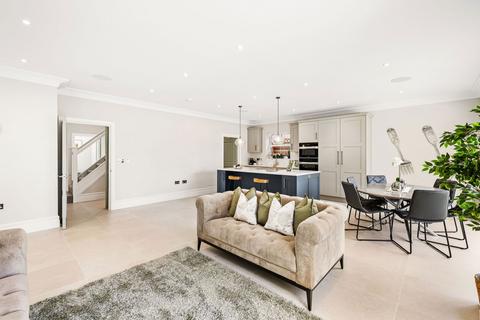 4 bedroom detached house for sale, Bennett Way, West Clandon, Surrey, GU4 7TN