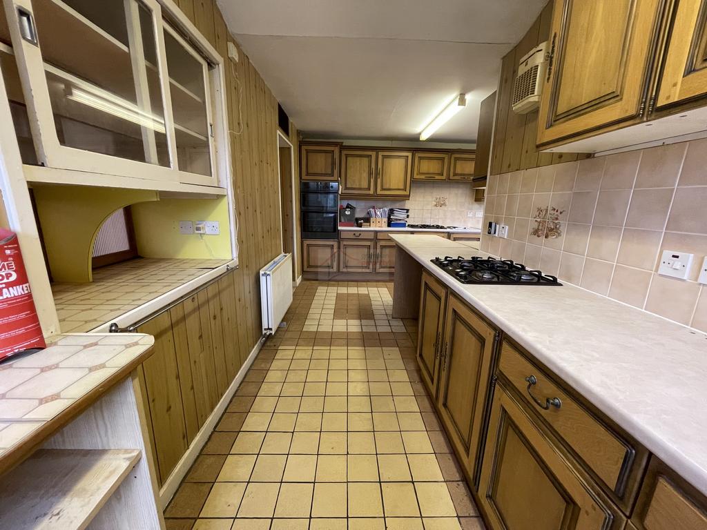 Kitchen d.JPG