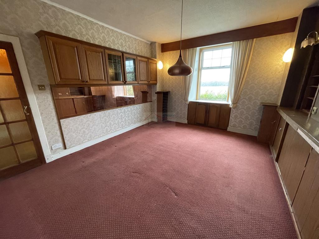 Bedroom 1b.JPG