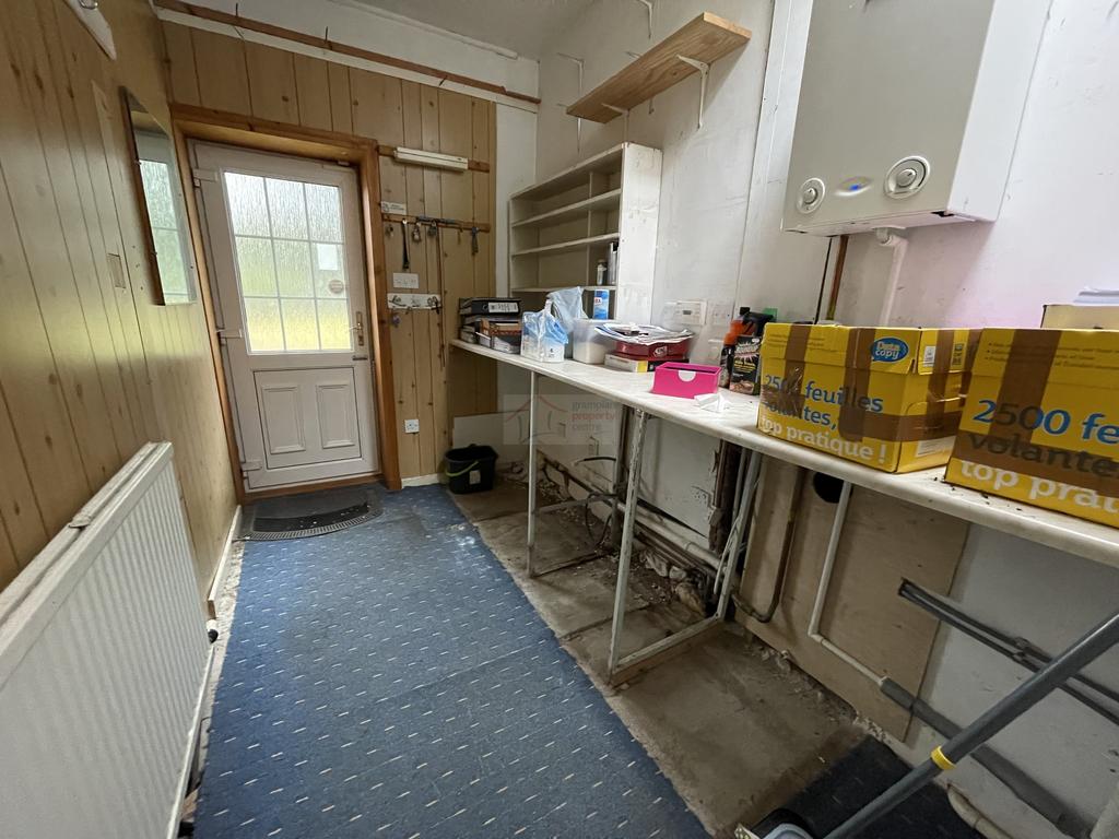 Utility Room.JPG