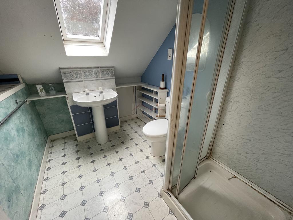 Shower Room.JPG