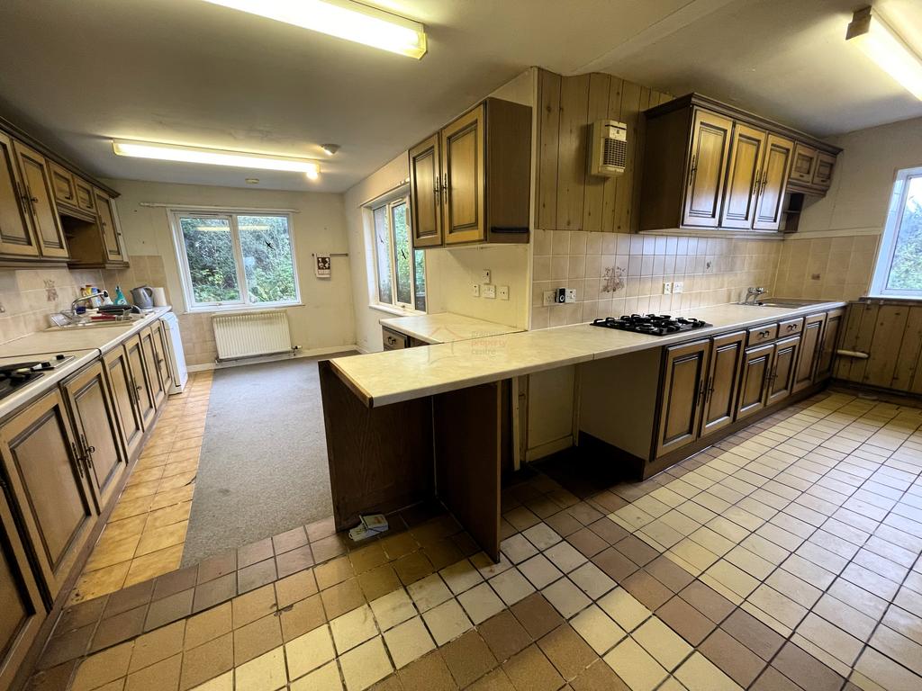 Kitchen a.JPG