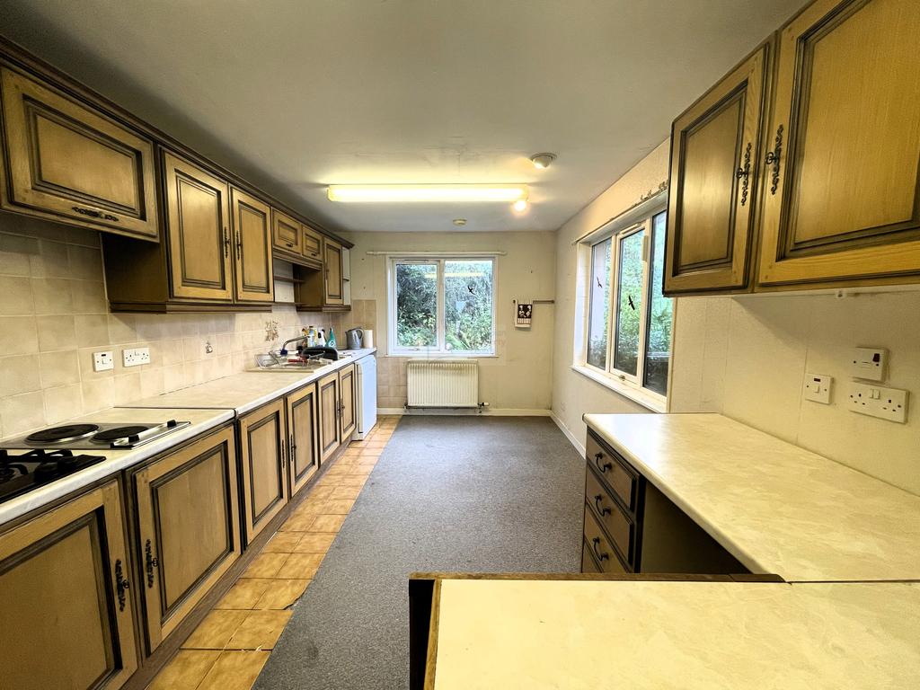 Kitchen b.JPG