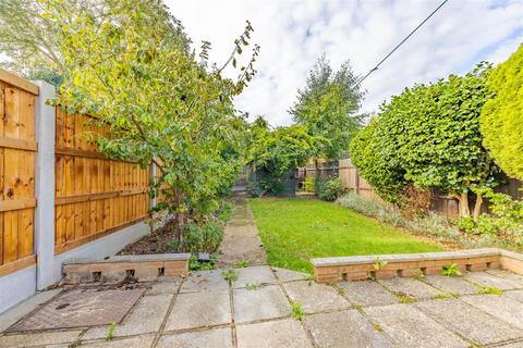 3 bedroom chalet for sale, NORTH CRESCENT, Southend-On-Sea