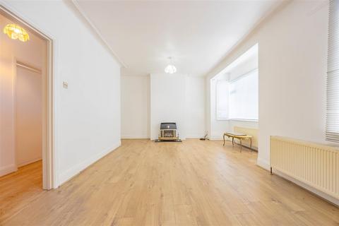 3 bedroom chalet for sale, NORTH CRESCENT, Southend-On-Sea