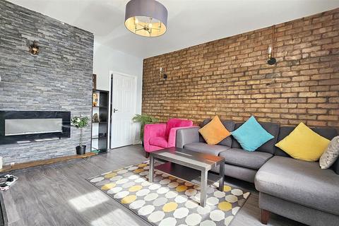 3 bedroom semi-detached house for sale, Dominion Road, Leicester