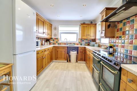 undefined, Willow Close, Long Stratton