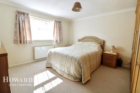 undefined, Willow Close, Long Stratton