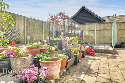 undefined, Willow Close, Long Stratton