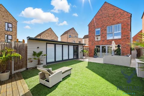 3 bedroom detached house for sale, Beaulieu Park CM1