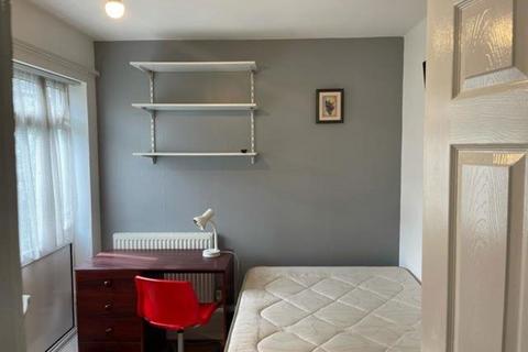 5 bedroom house to rent, Metchley Drive, Birmingham