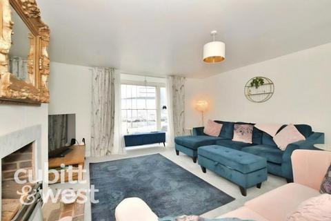 undefined, *50% OFF FIRST MONTHS RENT* Broad Street Portsmouth PO1