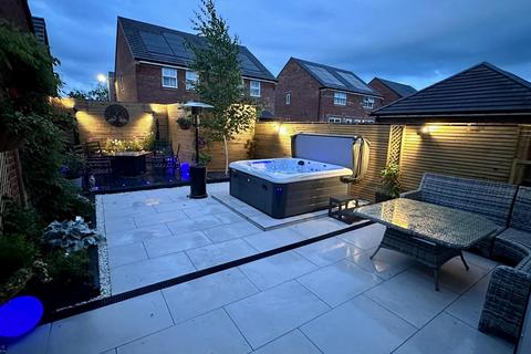 4 bedroom detached house for sale, Knapp Close, Westbury