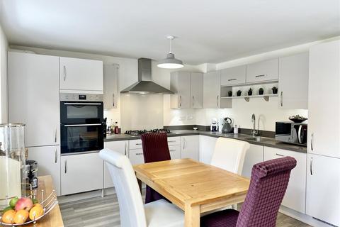 4 bedroom detached house for sale, Knapp Close, Westbury