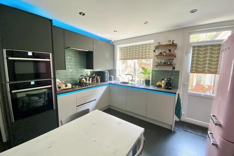 2 bedroom flat for sale, Claremont Road, Seaford