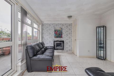 2 bedroom flat for sale, Moss House Close, Birmingham, B15
