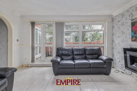 2 bedroom flat for sale, Moss House Close, Birmingham, B15