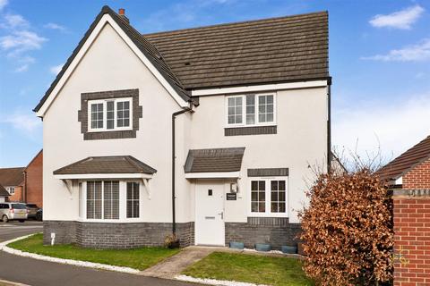 4 bedroom detached house for sale, Codling Road, Evesham WR11