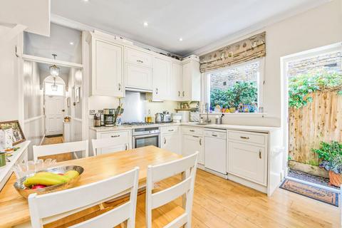 2 bedroom flat for sale, Treport Street, Earlsfield, London, SW18