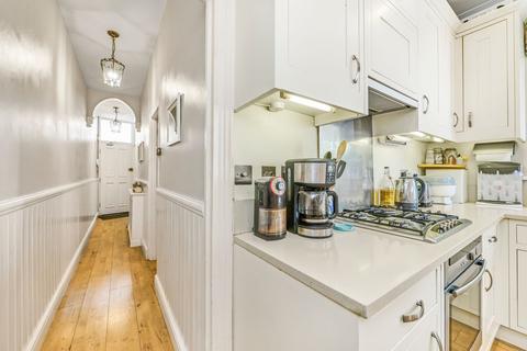 2 bedroom flat for sale, Treport Street, Earlsfield, London, SW18