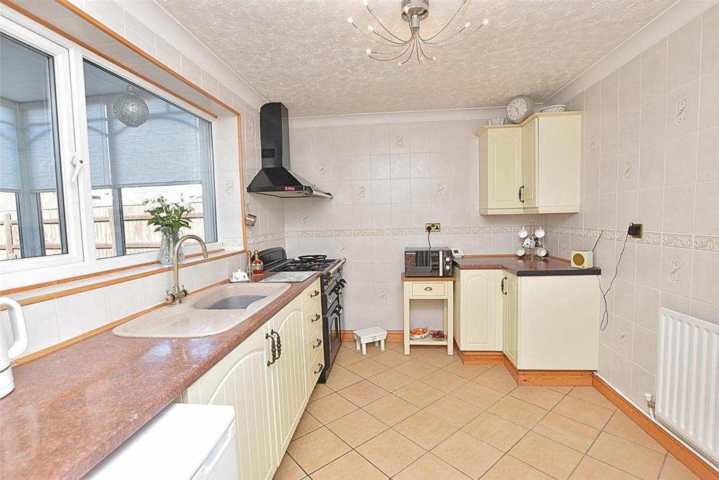 Fitted kitchen