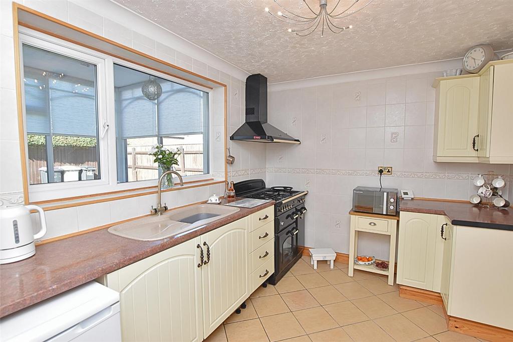 Fitted kitchen