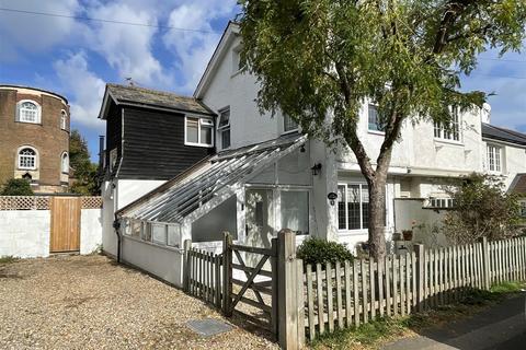 3 bedroom end of terrace house for sale, Chapel Road, Tadworth
