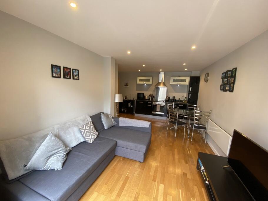 2 Bedroom on Queen Caroline St, W14
