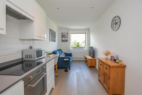 1 bedroom apartment for sale, Hubert Road, Brentwood