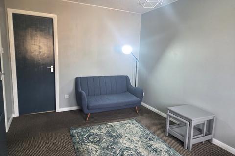 1 bedroom flat to rent, Coxfield, Edinburgh EH11