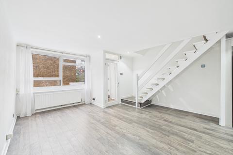 2 bedroom maisonette for sale, Rutland Court, Caveside Close, Chislehurst, BR7