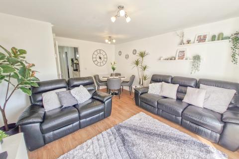 undefined, 6 Coughton Close, Daventry, NN11 8AW