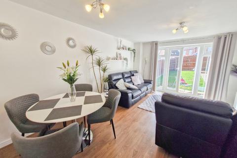 undefined, 6 Coughton Close, Daventry, NN11 8AW