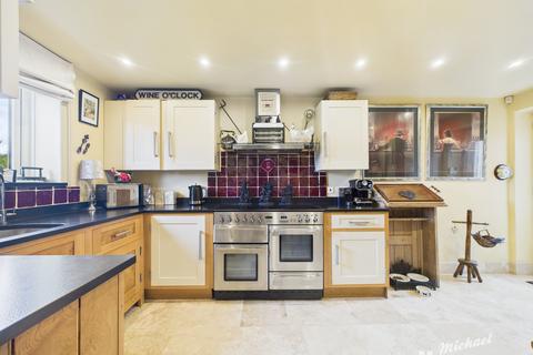 undefined, Leighton Buzzard LU7