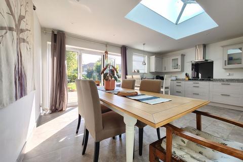 3 bedroom semi-detached house for sale, Helvellyn Avenue, Ramsgate CT11