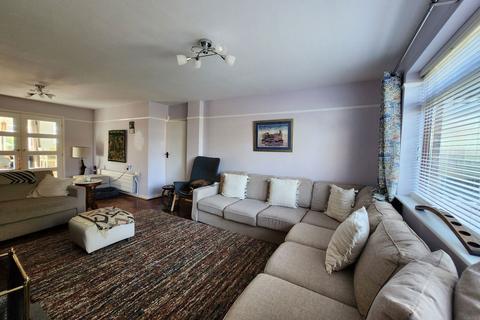 3 bedroom semi-detached house for sale, Helvellyn Avenue, Ramsgate CT11