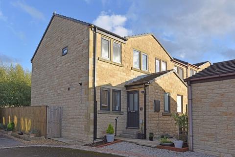 2 bedroom townhouse for sale, Fox Royd, Shepley, Huddersfield