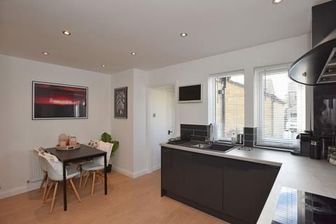 2 bedroom townhouse for sale, Fox Royd, Shepley, Huddersfield