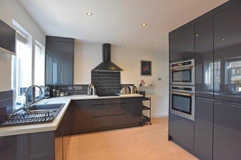 2 bedroom townhouse for sale, Fox Royd, Shepley, Huddersfield